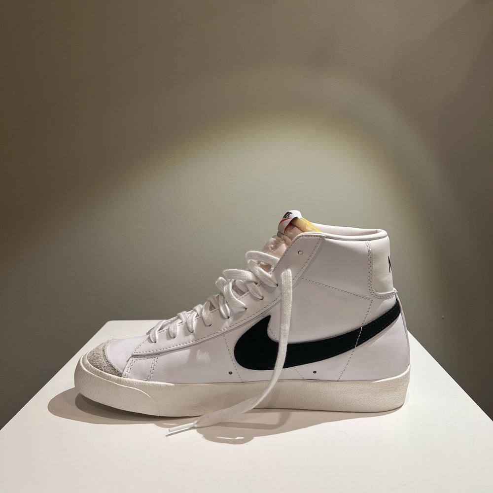 Nike Blazer Mid 77 Vintage White and Black Size 10 Men’s & 12 Women’s Brand New